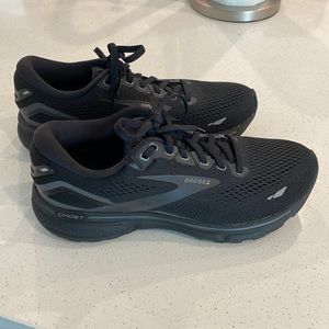 Brooks Ghost 15, Women’s Size 8.5, Black